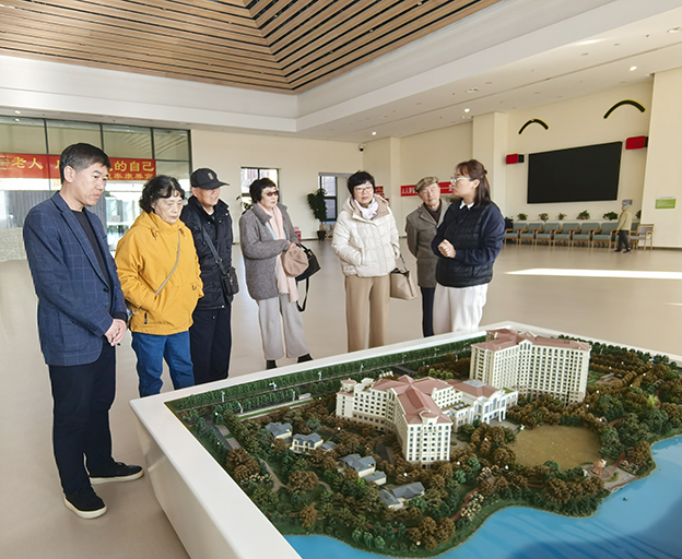 20251204148846.jpg 参观1.jpg